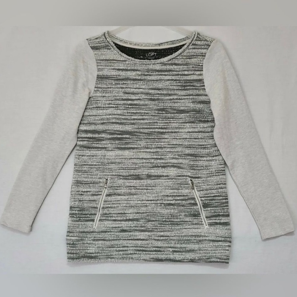 LOFT gray heathered long sleeve scoop neck sweater top front zippered pockets